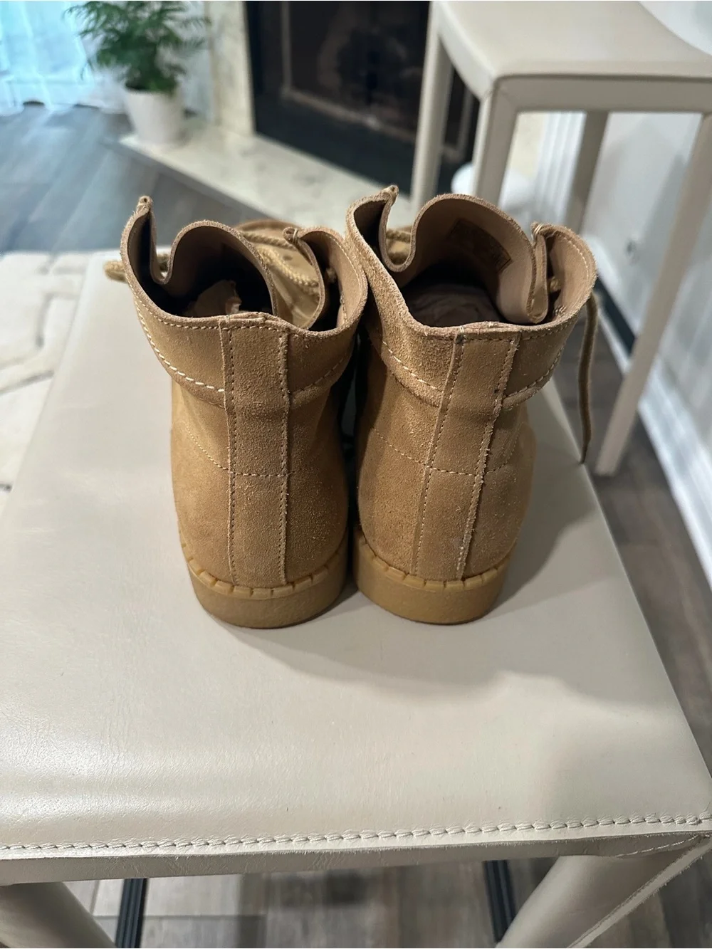 Levi’s Men's Suede Chukka Boots in Tan Size 9